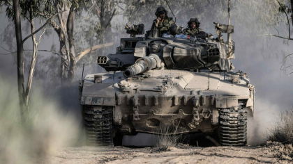 Tancurile israeliene avansează în nordul şi sudul Fâșiei Gaza. Numărul palestinienilor uciși până acum este șocant