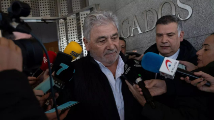 Netflix trebuie să scoată din documentarul despre un traficant de droguri spaniol scena când face dragoste cu soția lui, a decis instanța Netflix trebuie să scoată din documentarul despre un traficant de droguri spaniol scena când face dragoste cu soția lui, a decis instanța