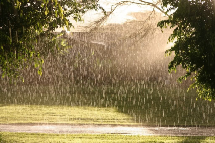 După mai multe zile de caniculă, revin ploile. Ce spun meteorologii După mai multe zile de caniculă, revin ploile. Ce spun meteorologii