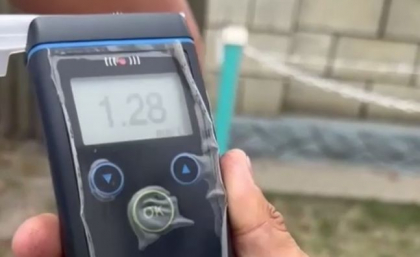 Beat criță și fără permis de conducere a urcat la ghidonul unei motociclete. Un șofer din Sîngerei - tras pe dreapta de poliție - VIDEO Beat criță și fără permis de conducere a urcat la ghidonul unei motociclete. Un șofer din Sîngerei - tras pe dreapta de poliție - VIDEO
