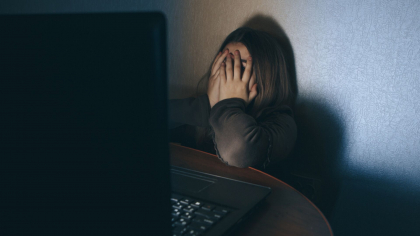 A șantajat două copile cu poze intime pe internet. Un bărbat din stânga Nistrului, plasat în arest A șantajat două copile cu poze intime pe internet. Un bărbat din stânga Nistrului, plasat în arest