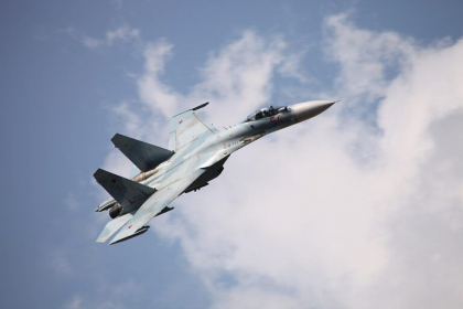 Rusia susține că a distrus cinci avioane de luptă Su-27 la baza Mirogorod din Ucraina