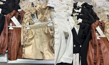 A încercat să intre în țară cu un lot comercial de haine, fără a le declara. O femeie - documentată la vama Giurgiulești - FOTO A încercat să intre în țară cu un lot comercial de haine, fără a le declara. O femeie - documentată la vama Giurgiulești - FOTO