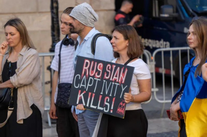 Ucraina acuză Rusia că a executat peste 100 de prizonieri de război. Alte zeci de ucraineni, uciși în timp ce încercau să se predea Ucraina acuză Rusia că a executat peste 100 de prizonieri de război. Alte zeci de ucraineni, uciși în timp ce încercau să se predea
