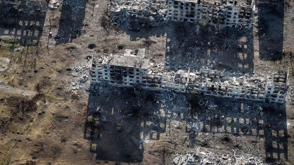 Un cartier din Ceasiv Iar, ras de pe suprafața pământului. Imagini înainte și după lansarea bombardamentelor rusești Un cartier din Ceasiv Iar, ras de pe suprafața pământului. Imagini înainte și după lansarea bombardamentelor rusești