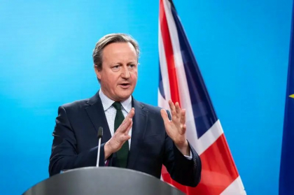 David Cameron și alți conservatori britanici importanți se opun unei competiții rapide pentru șefia partidului, după pierderea alegerilor David Cameron și alți conservatori britanici importanți se opun unei competiții rapide pentru șefia partidului, după pierderea alegerilor