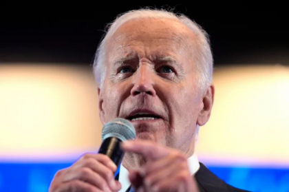 Doi jurnalişti radio care l-au intervievat pe Biden spun că asistenţii acestuia le-au transmis în avans întrebările pe care să i le pună
Doi jurnalişti radio care l-au intervievat pe Biden spun că asistenţii acestuia le-au transmis în avans întrebările pe care să i le pună