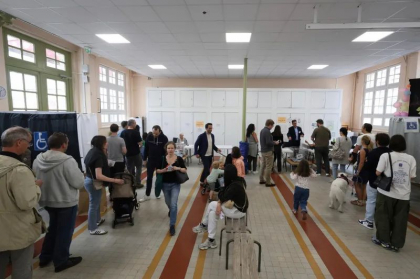 „Succes, Franța, va fi un dezastru!”. Ce spun alegătorii, în ziua votului crucial care ar putea aduce extrema-dreaptă la putere „Succes, Franța, va fi un dezastru!”. Ce spun alegătorii, în ziua votului crucial care ar putea aduce extrema-dreaptă la putere