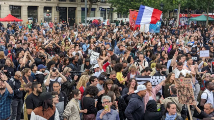 Victoria stângii în alegerile din Franța, sărbătorită de mii de oameni în centrul Parisului. Ciocniri între poliție și unii manifestanți - FOTO/ VIDEO Victoria stângii în alegerile din Franța, sărbătorită de mii de oameni în centrul Parisului. Ciocniri între poliție și unii manifestanți - FOTO/ VIDEO