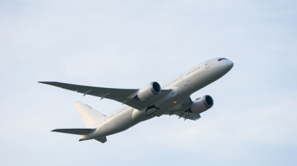 Un avion și-a pierdut o roată în timp ce decola de pe aeroportul din Los Angeles