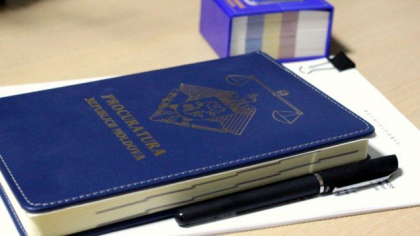 Tânăr din Bălți, condamnat la 6 ani de închisoare după ce a comis 28 de furturi fiind minor. Ce spune procuratura