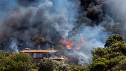 Un spital pentru copii și un cămin de bătrâni au fost evacuate în Grecia, din cauza unui incendiu puternic Un spital pentru copii și un cămin de bătrâni au fost evacuate în Grecia, din cauza unui incendiu puternic