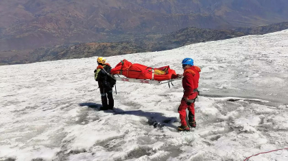Trupul unui alpinist american, găsit după 22 de ani de la dispariția sa într-o avalanșă, în Anzii peruani. Cum a reacționat familia la aflarea veștii Trupul unui alpinist american, găsit după 22 de ani de la dispariția sa într-o avalanșă, în Anzii peruani. Cum a reacționat familia la aflarea veștii