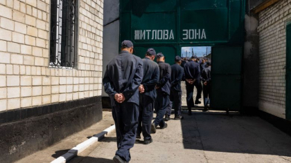 Metoda cinică prin care Putin vrea să câștige în Ucraina: 70% din pierderile armatei ruse provin din infamele unități „Z” de pușcăriași Metoda cinică prin care Putin vrea să câștige în Ucraina: 70% din pierderile armatei ruse provin din infamele unități „Z” de pușcăriași