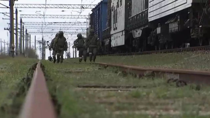 „Răzbunarea noastră va fi crudă!” Partizanii din Crimeea amenință armata lui Putin și distrug rutele de aprovizionare cu armament „Răzbunarea noastră va fi crudă!” Partizanii din Crimeea amenință armata lui Putin și distrug rutele de aprovizionare cu armament