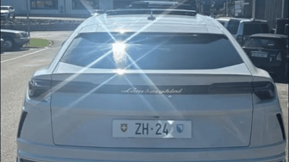 O plăcuță de înmatriculare elvețiană a fost adjudecată, la o licitație, cu 306.000 de euro. Pe ce mașină a fost montată