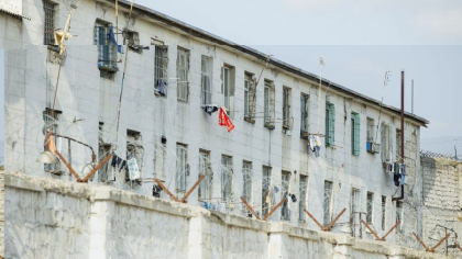 Amantul care împreună cu iubita i-a omorât soțul și l-au îngropat, a fost condamnat la 16 ani închisoare