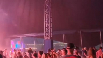 Imagini dramatice. Momentul în care un cort cade peste zeci de oameni care participau la un festival, în Slovacia - VIDEO Imagini dramatice. Momentul în care un cort cade peste zeci de oameni care participau la un festival, în Slovacia - VIDEO