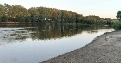 Încă o tragedie la scăldat. O femeie de 29 de ani s-a înecat în râul Nistru, în timp ce copilul ei de trei ani dormea pe mal - FOTO Încă o tragedie la scăldat. O femeie de 29 de ani s-a înecat în râul Nistru, în timp ce copilul ei de trei ani dormea pe mal - FOTO
