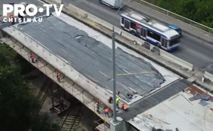 Podul Mihai Viteazul rămâne parțial deschis. CFM a refuzat să ofere un drum de acces peste căile ferate Podul Mihai Viteazul rămâne parțial deschis. CFM a refuzat să ofere un drum de acces peste căile ferate