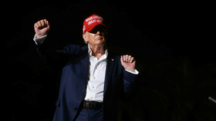 Prima apariție publică a lui Donald Trump după tentativa de asasinat. Gestul pe care l-a făcut - VIDEO