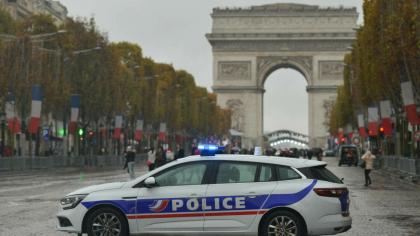 Atac cu cuțitul la Paris. Un militar a fost rănit Atac cu cuțitul la Paris. Un militar a fost rănit