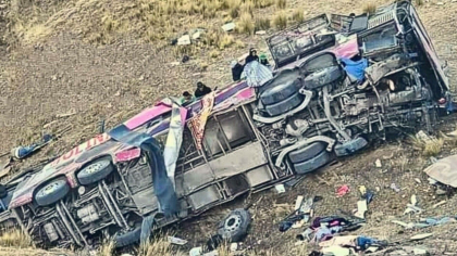 Zeci de morți în Peru, după ce un autobuz a căzut într-o râpă. În luna mai, 70 de persoane au murit pe acelaşi drum Zeci de morți în Peru, după ce un autobuz a căzut într-o râpă. În luna mai, 70 de persoane au murit pe acelaşi drum