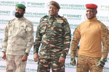 Anchetă pentru canibalism în armata din Mali. Un militar se lăuda că va mânca ficatul dintr-un cadavru Anchetă pentru canibalism în armata din Mali. Un militar se lăuda că va mânca ficatul dintr-un cadavru