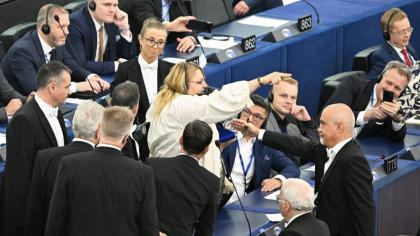 Ce sancțiuni riscă Diana Șoșoacă după scandalul din Parlamentul European. În ce condiții îi poate fi suspendat sau retras mandatul - FOTO Ce sancțiuni riscă Diana Șoșoacă după scandalul din Parlamentul European. În ce condiții îi poate fi suspendat sau retras mandatul - FOTO