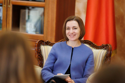 Set de boluri cu capac din porțelan, tablouri și cărți. Ce cadouri a primit Maia Sandu în al doilea trimestru din acest an și care este cel mai scump Set de boluri cu capac din porțelan, tablouri și cărți. Ce cadouri a primit Maia Sandu în al doilea trimestru din acest an și care este cel mai scump
