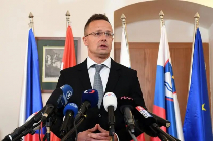 Slovacia și Ungaria cer ajutor de la Bruxelles pentru a primi în continuare petrol rusesc. Ucraina, acuzată că a blocat ilegal importurile de la Lukoil
