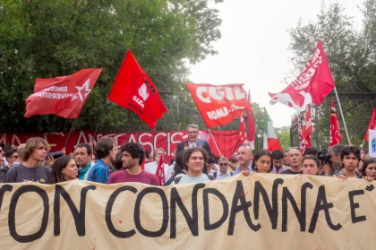 Un jurnalist italian, bătut de membrii unei grupări neofasciste la Torino. Reacții dure de la vârful politicii după incident Un jurnalist italian, bătut de membrii unei grupări neofasciste la Torino. Reacții dure de la vârful politicii după incident