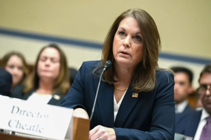Şefa Secret Service a demisionat după „cel mai mare eșec operațional din ultimele decenii”. Reacţia lui Joe Biden
Şefa Secret Service a demisionat după „cel mai mare eșec operațional din ultimele decenii”. Reacţia lui Joe Biden