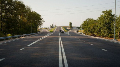  Aproximativ 500 milioane lei - alocate în bugetul de stat pentru a începe construcția a 300 de kilometri de drumuri regionale