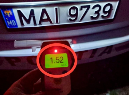 Doi bărbați - trași pe dreapta, pentru ca au urcat băuți la volan. Precizările poliției - FOTO