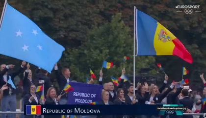 Moment istoric. Barca cu sportivii care vor reprezenta Republica Moldova la Jocurile Olimpice a intrat pe râul Sena - FOTO Moment istoric. Barca cu sportivii care vor reprezenta Republica Moldova la Jocurile Olimpice a intrat pe râul Sena - FOTO