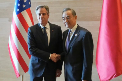 Blinken s-a întâlnit cu omologul chinez şi și-au împărțit reproşuri. În disputa prilejuită de o reuniune ASEAN intervine şi Lavrov Blinken s-a întâlnit cu omologul chinez şi și-au împărțit reproşuri. În disputa prilejuită de o reuniune ASEAN intervine şi Lavrov