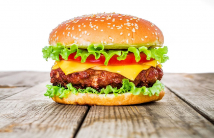Vânzările McDonald’s au scăzut la nivel global pentru prima dată în ultimii ani. Care este motivul
