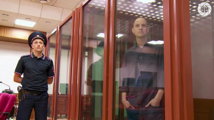 Evan Gershkovich, Oleg Orlov și alți deținuți politici ruși ar fi fost transferați în locuri necunoscute. Ce speculează unii analiști politici Evan Gershkovich, Oleg Orlov și alți deținuți politici ruși ar fi fost transferați în locuri necunoscute. Ce speculează unii analiști politici