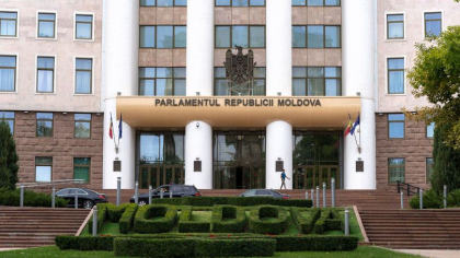  Șeful Direcției juridice a Parlamentului, Ion Creangă, a fost suspendat din funcție