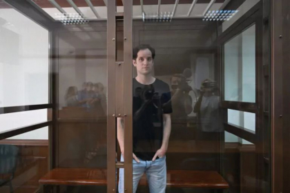 Un schimb masiv de deținuți între state occidentale și Rusia, inclusiv jurnalistul Evan Gershkovich, ar putea fi în curs de desfășurare