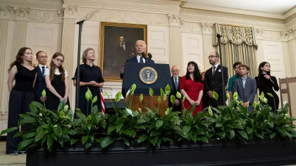 Apare prima poză cu Evan Gershkovich, Alsu Kurmasheva și Paul Whelan; Biden spune că „calvarul brutal s-a încheiat” - FOTO Apare prima poză cu Evan Gershkovich, Alsu Kurmasheva și Paul Whelan; Biden spune că „calvarul brutal s-a încheiat” - FOTO