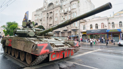 „Au murit sub șenilele tancului”. Tot mai mulți civili din Rusia ajung să fie călcați de mașinile de război ale lui Putin - FOTO „Au murit sub șenilele tancului”. Tot mai mulți civili din Rusia ajung să fie călcați de mașinile de război ale lui Putin - FOTO