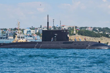 Submarin rus scufundat, în atacul masiv al ucrainenilor, în care și sistemul de apărare Triumf a fost avariat semnificativ, susține armata Kievului Submarin rus scufundat, în atacul masiv al ucrainenilor, în care și sistemul de apărare Triumf a fost avariat semnificativ, susține armata Kievului