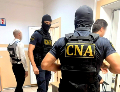 Eliberau fișe medicale personale, fără prezență. Două angajate ale Dispensarului municipal dermato-venerologic din Chișinău, cercetate de CNA - FOTO Eliberau fișe medicale personale, fără prezență. Două angajate ale Dispensarului municipal dermato-venerologic din Chișinău, cercetate de CNA - FOTO