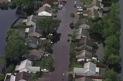 Furtuna Debby aduce inundații catastrofale și ploi record în statul american Florida. Șase persone și-au pierdut viața Furtuna Debby aduce inundații catastrofale și ploi record în statul american Florida. Șase persone și-au pierdut viața