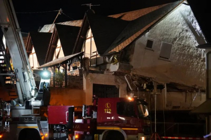 Un hotel s-a prăbușit în Germania. Salvatorii caută posibile victime Un hotel s-a prăbușit în Germania. Salvatorii caută posibile victime