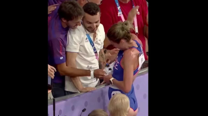 Atleta Alice Finot și-a cerut iubitul în căsătorie pe stadion, la Jocurile Olimpice. Momentul a devenit viral - VIDEO