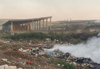 Date alarmante. Incendiile de la poligoanele de deșeuri din țară au provocat aprinderea a zeci de hectare de deșeuri
