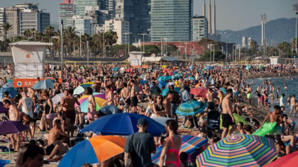 Protestele anti-turism Spania s-ar putea răspândi în toată Europa. Cum a ajuns turismul în masă să afecteze direct piața imobiliară Protestele anti-turism Spania s-ar putea răspândi în toată Europa. Cum a ajuns turismul în masă să afecteze direct piața imobiliară